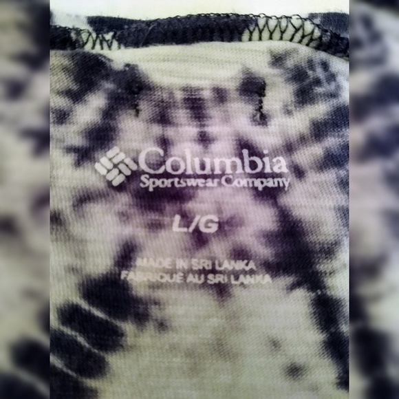 COLUMBIA v-neck tye dyed tee - Picture 3 of 4